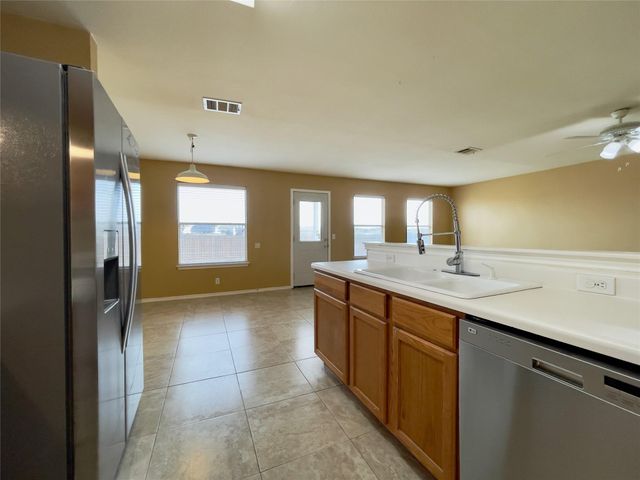 318 Mitchell DR, Hutto, TX 78634