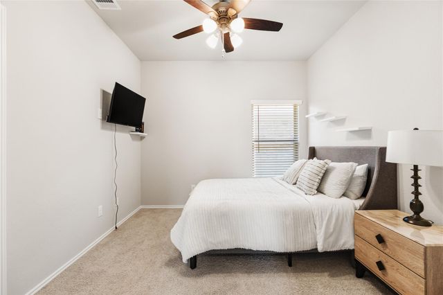 97 Courageous Side Way, Magnolia, TX 77354
