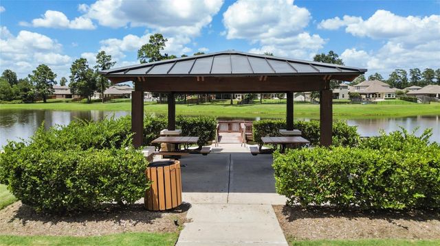 97 Courageous Side Way, Magnolia, TX 77354