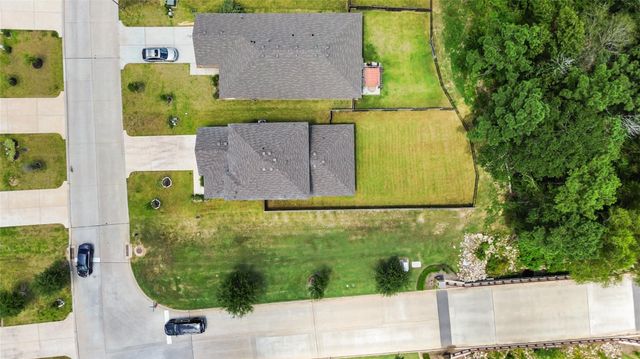 97 Courageous Side Way, Magnolia, TX 77354