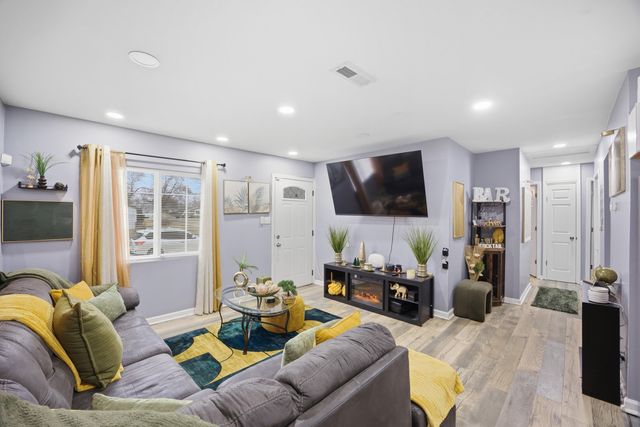 4100 W 19th Place, Gary, IN 46404