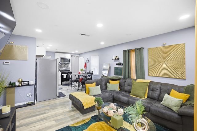 4100 W 19th Place, Gary, IN 46404