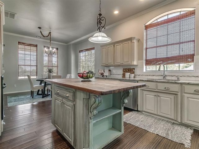 2047 Park Avenue, Newcastle, OK 73065