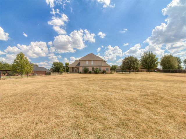 2047 Park Avenue, Newcastle, OK 73065