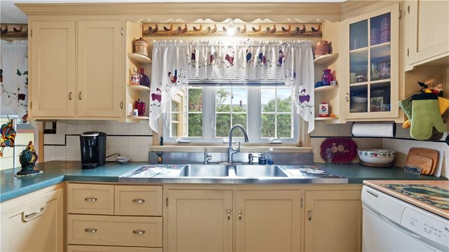 14 Barnes Street, Smithfield, RI 02828