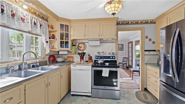 14 Barnes Street, Smithfield, RI 02828
