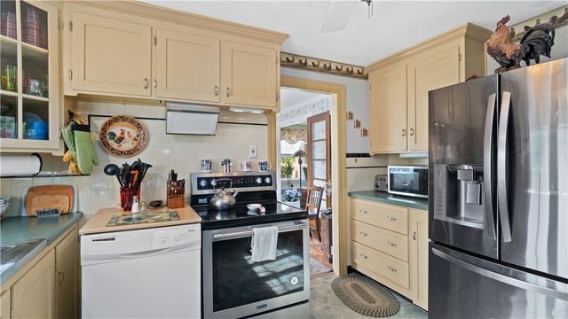 14 Barnes Street, Smithfield, RI 02828