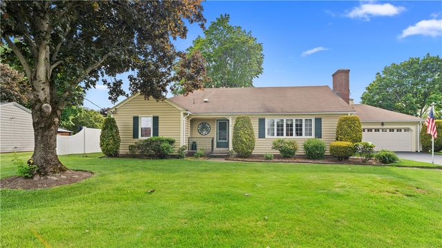 14 Barnes Street, Smithfield, RI 02828