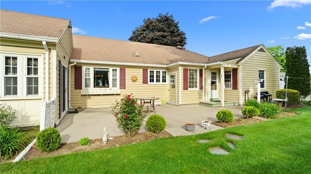 14 Barnes Street, Smithfield, RI 02828
