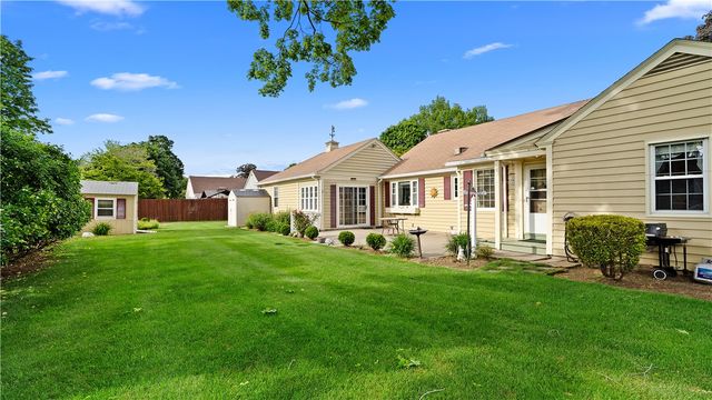 14 Barnes Street, Smithfield, RI 02828
