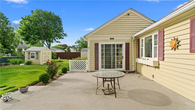 14 Barnes Street, Smithfield, RI 02828