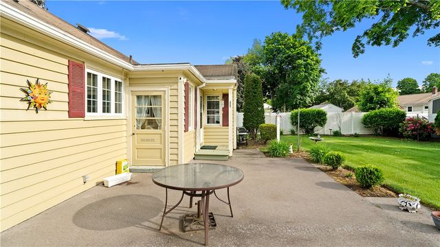 14 Barnes Street, Smithfield, RI 02828