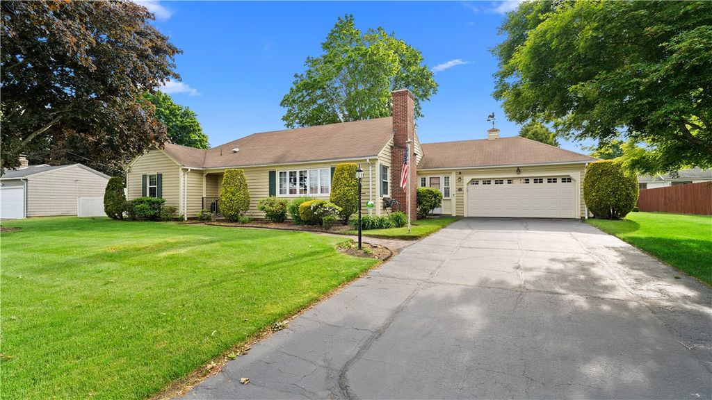 14 Barnes Street, Smithfield, RI 02828