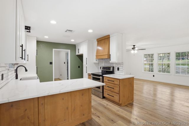 559 E 4th Street, Durant, OK 74701