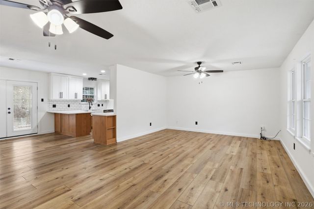 559 E 4th Street, Durant, OK 74701