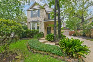 15 N Flickering Sun Circle, The Woodlands, TX 77382