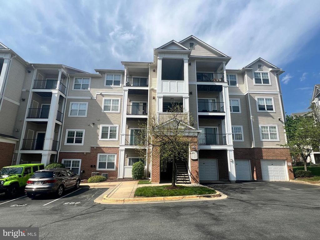 13501 DERRY GLEN CT #402, Germantown, MD 20874