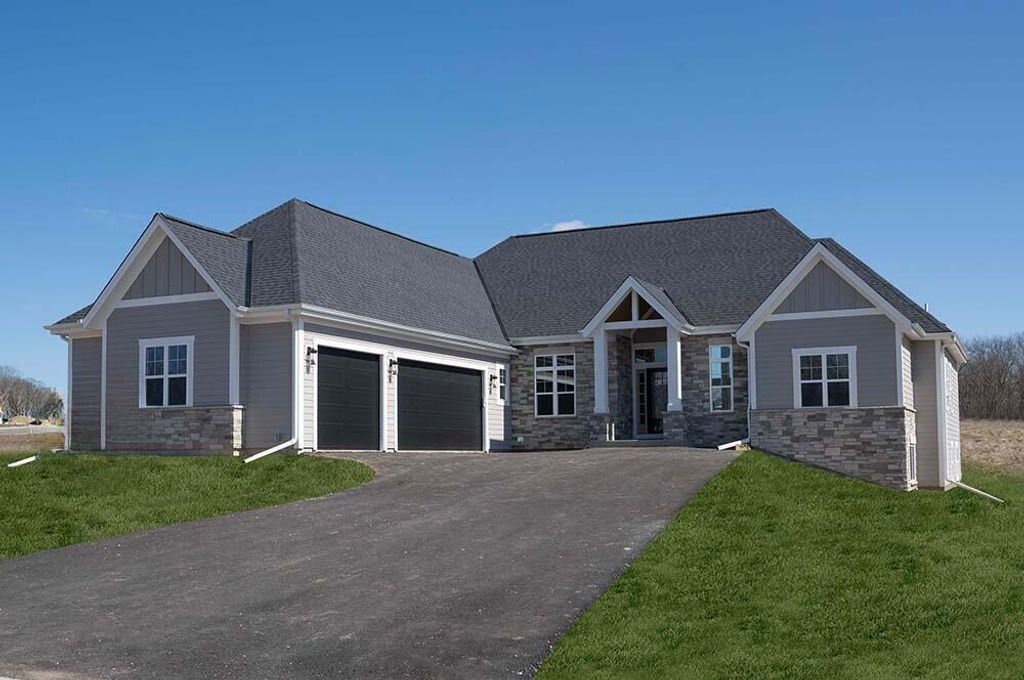 W214N6684 Fairview DRIVE, Menomonee Falls, WI 53051