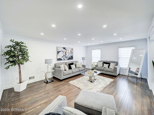 55 School Road E, Marlboro, NJ 07746