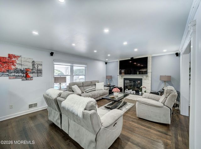 55 School Road E, Marlboro, NJ 07746