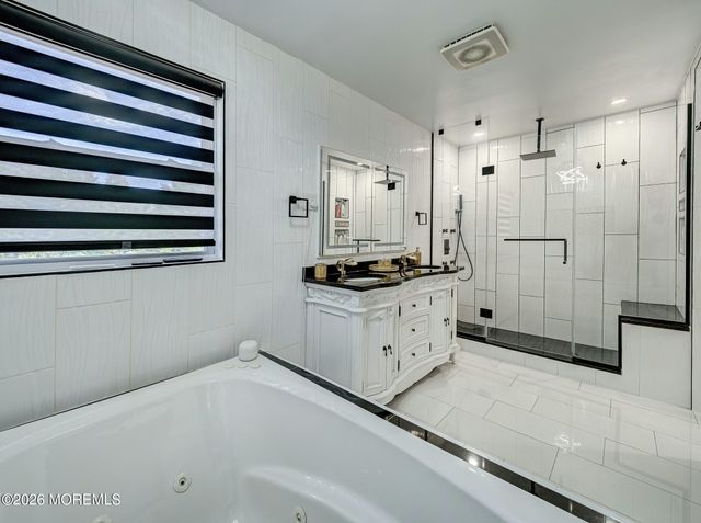 55 School Road E, Marlboro, NJ 07746