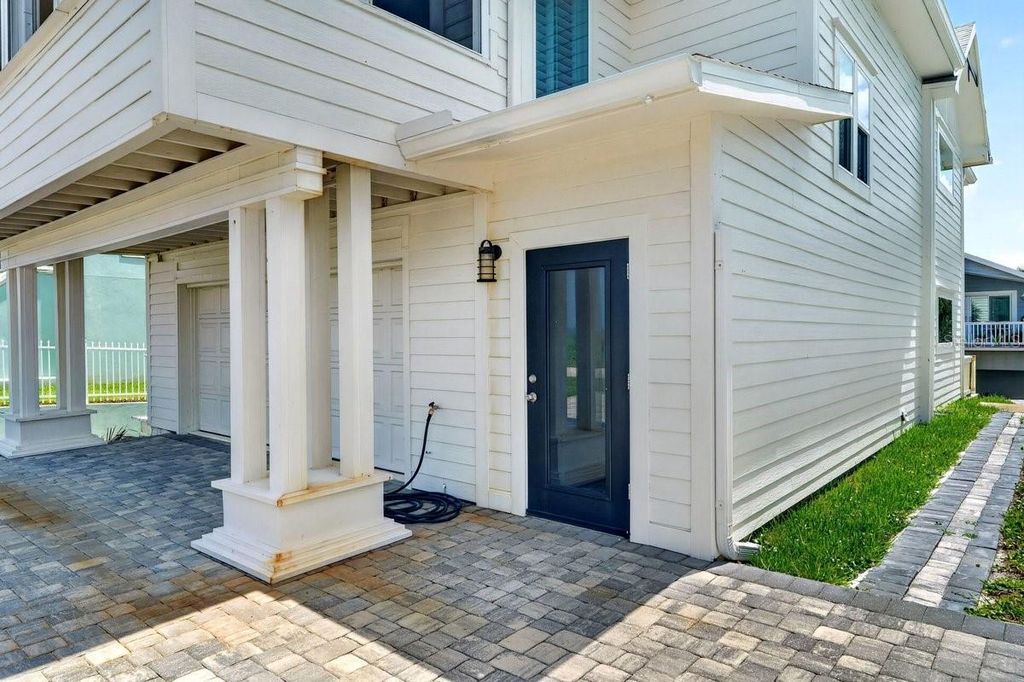 Image 12 of property listing at 6118 S ATLANTIC AVENUE, New Smyrna Beach, FL 32169