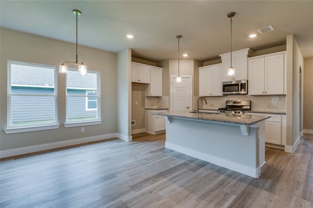 602 Kyle Drive, Tioga, TX 76271