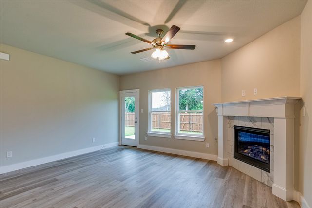 602 Kyle Drive, Tioga, TX 76271