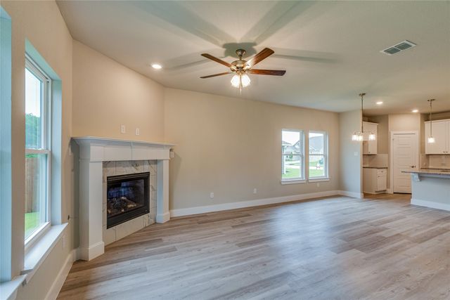 602 Kyle Drive, Tioga, TX 76271