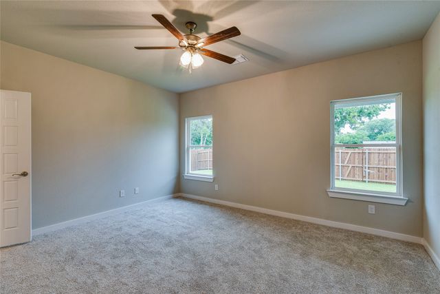 602 Kyle Drive, Tioga, TX 76271