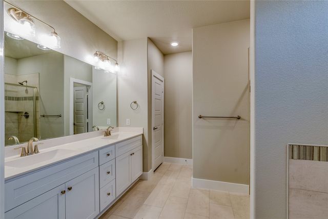 602 Kyle Drive, Tioga, TX 76271