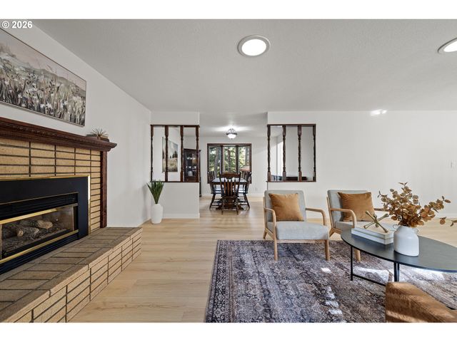 4765 BROOKWOOD St, Eugene, OR 97401