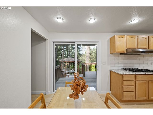 4765 BROOKWOOD St, Eugene, OR 97401