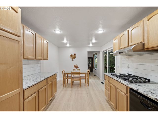 4765 BROOKWOOD St, Eugene, OR 97401