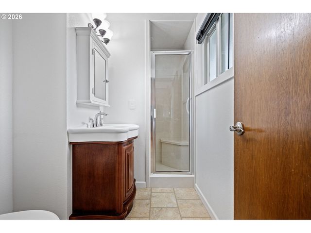 4765 BROOKWOOD St, Eugene, OR 97401