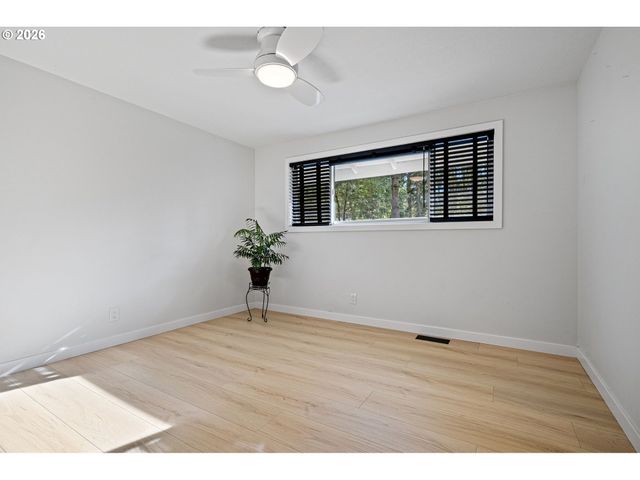 4765 BROOKWOOD St, Eugene, OR 97401
