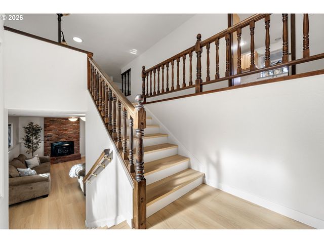 4765 BROOKWOOD St, Eugene, OR 97401
