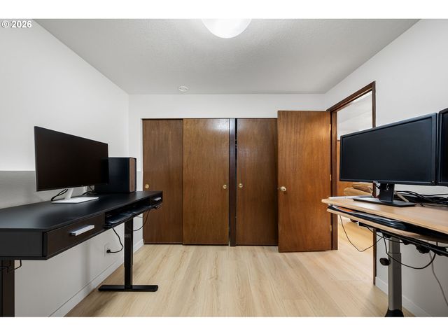4765 BROOKWOOD St, Eugene, OR 97401