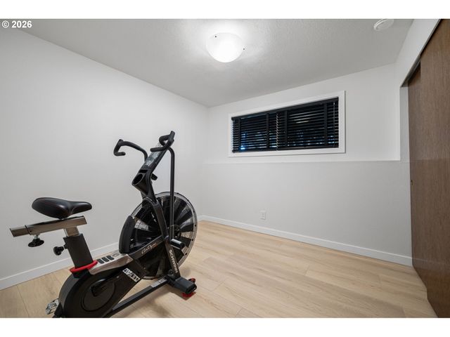 4765 BROOKWOOD St, Eugene, OR 97401