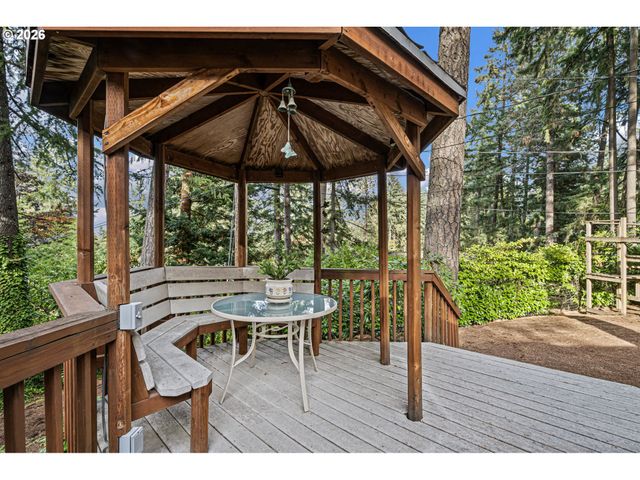 4765 BROOKWOOD St, Eugene, OR 97401