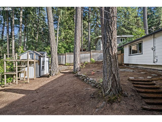 4765 BROOKWOOD St, Eugene, OR 97401