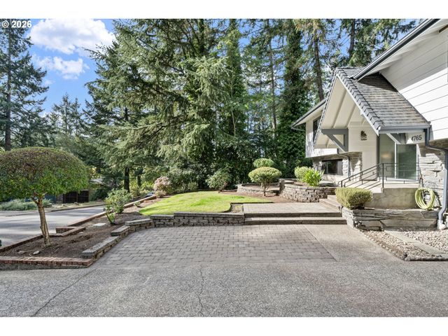 4765 BROOKWOOD St, Eugene, OR 97401