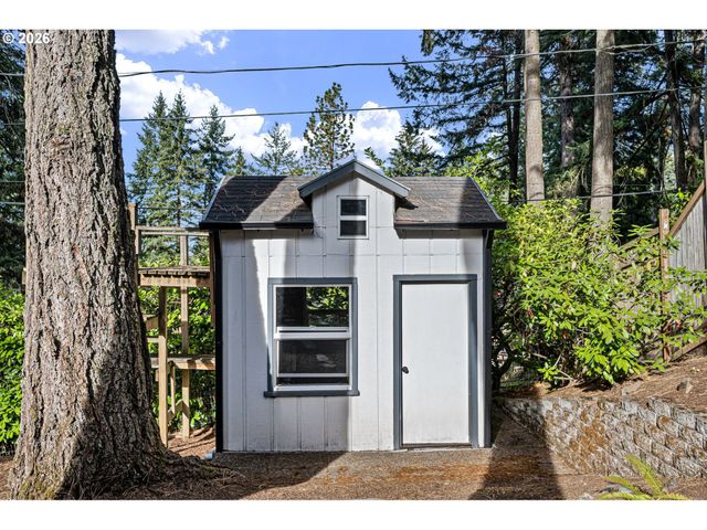 4765 BROOKWOOD St, Eugene, OR 97401