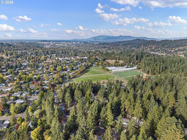 4765 BROOKWOOD St, Eugene, OR 97401