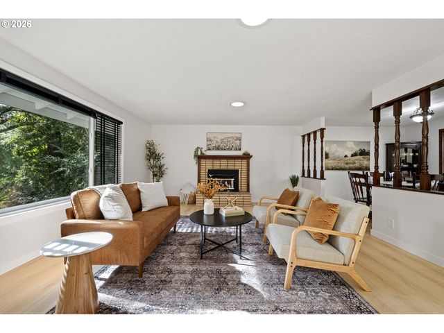 4765 BROOKWOOD St, Eugene, OR 97401
