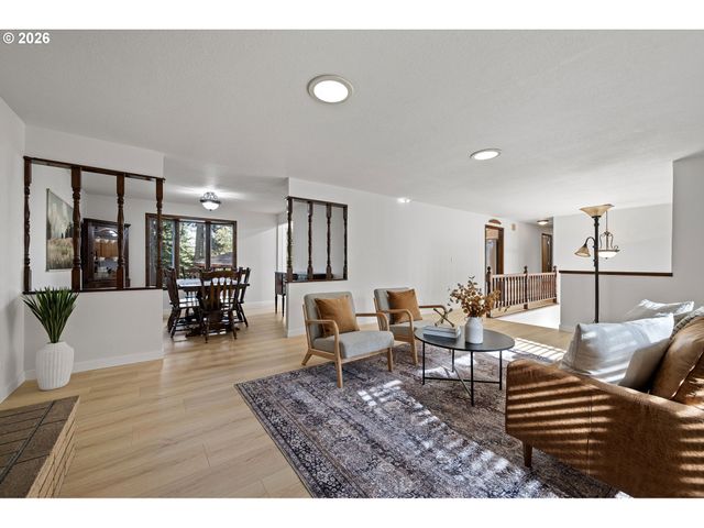 4765 BROOKWOOD St, Eugene, OR 97401