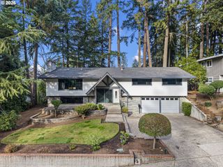 4765 BROOKWOOD St, Eugene, OR 97401