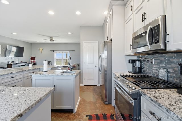 11252 S 4110 Road, Oologah, OK 74053