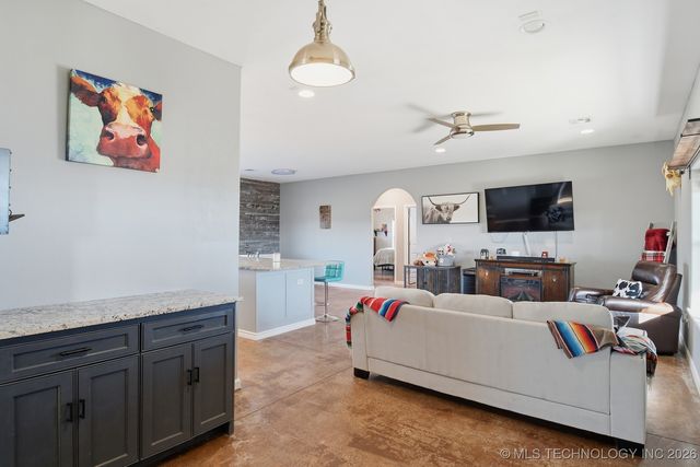 11252 S 4110 Road, Oologah, OK 74053