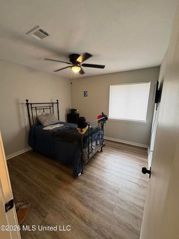 1747 Shady Lane Drive, Jackson, MS 39204